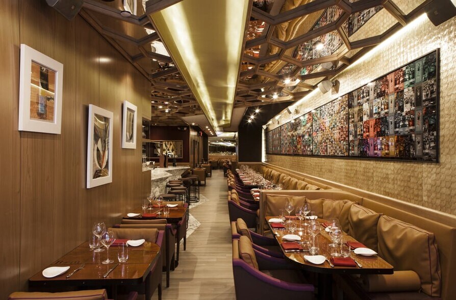 More Photos Of 14 E 58th St, New York Restaurant For Lease