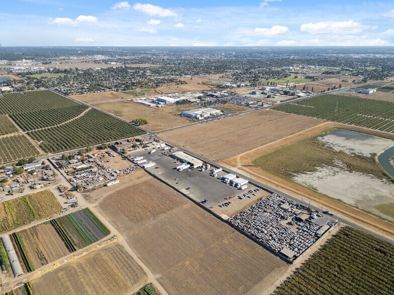 More Photos Of 2428 West Ave, Fresno Industrial For Sale