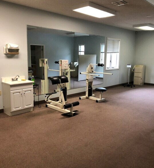 More Photos Of 2180 Northwest Blvd, Newton Medical For Sale