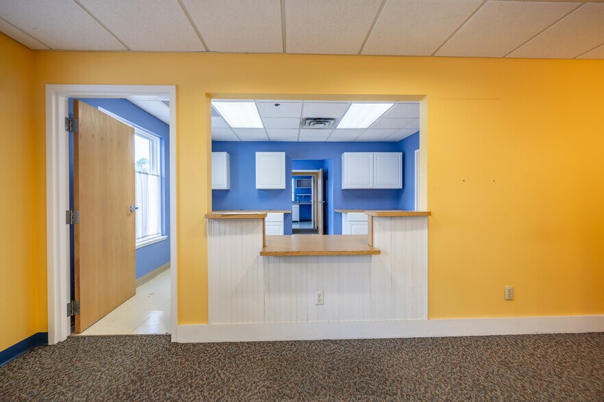 More Photos Of 980 Westfall Rd, Rochester Medical For Lease