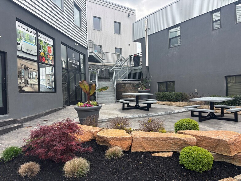 Primary Photo Of 100 Broughton Rd, Bethel Park Storefront Retail Office For Lease