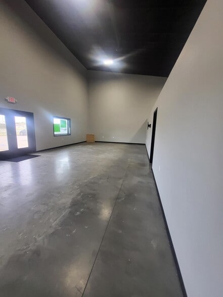 More Photos Of 1131 Lincoln Ave SW, Huron Freestanding For Lease