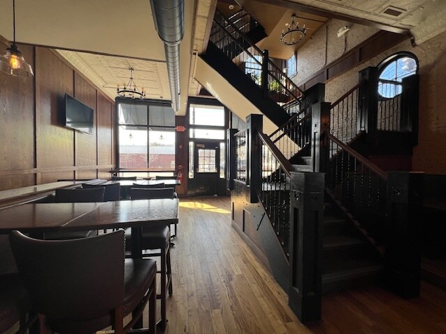 More Photos Of 98 W Main St, West Dundee Restaurant For Lease