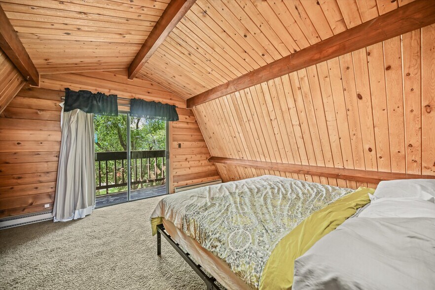 More Photos Of 1335 S Kio St, Watkins Veterinarian Kennel For Sale