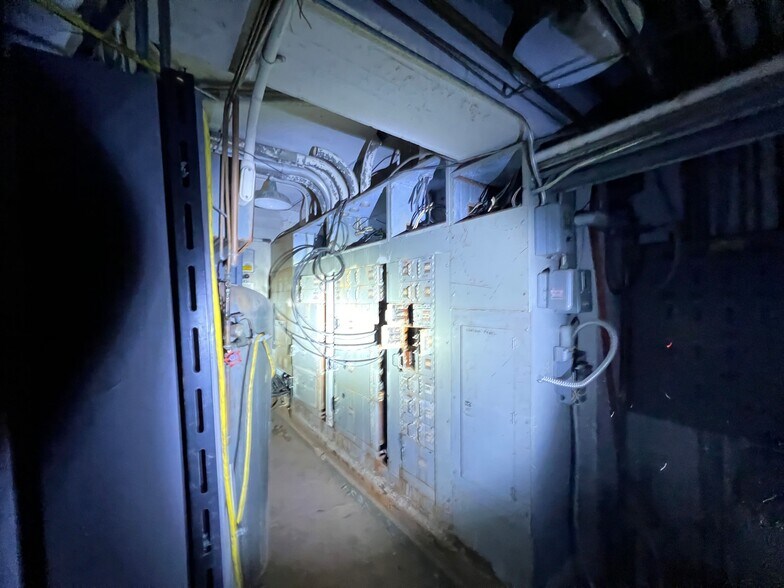 More Photos Of 100 N Main St, Corsicana Office Residential For Sale