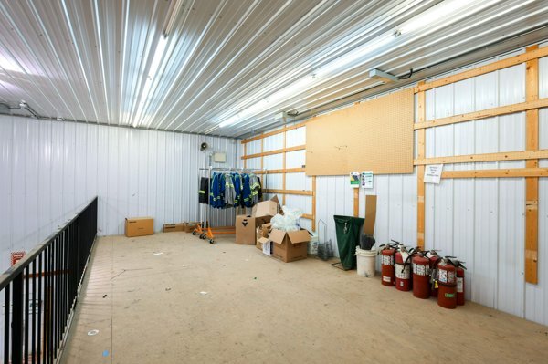 More Photos Of 30 Industrial Dr, Sylvan Lake Service For Lease