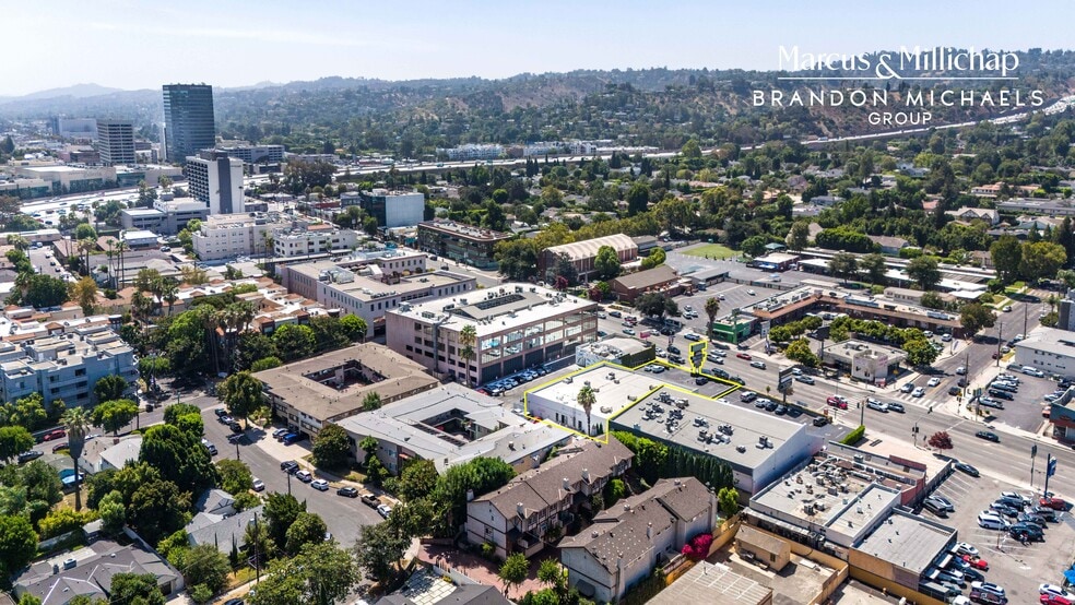 More Photos Of 15603-15607 Ventura Blvd, Encino General Retail For Sale