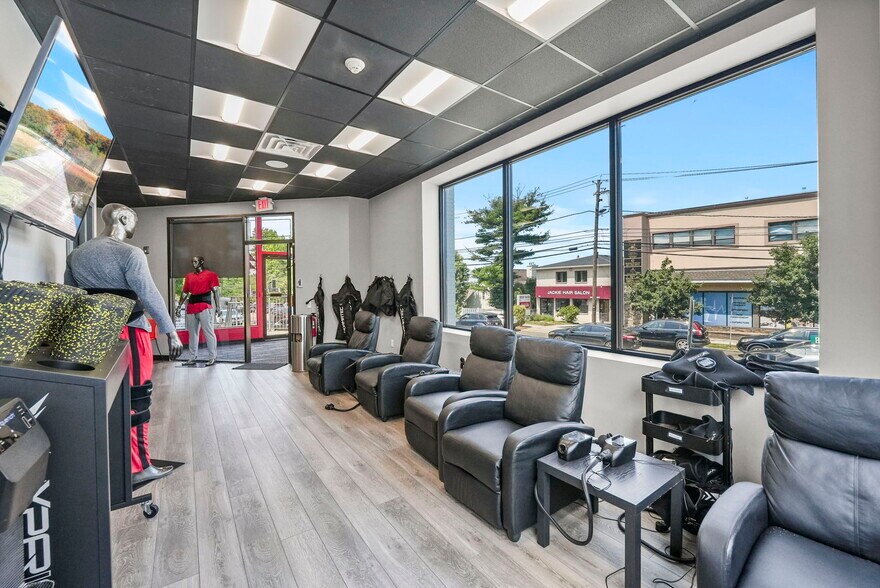 More Photos Of 530-540 Bergen Blvd, Ridgefield Office For Sale