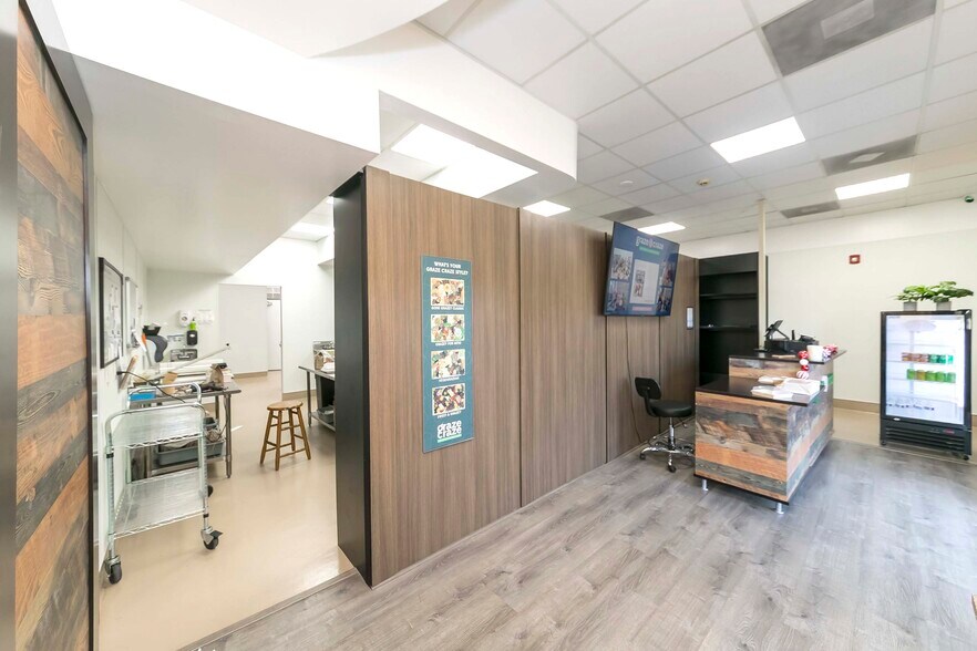 More Photos Of 5030 E 4th St, Ontario Storefront Retail Office For Sale