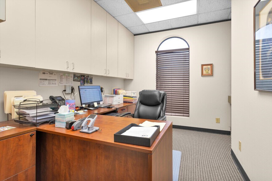 More Photos Of 22516 Aldine Westfield Rd, Spring Medical For Sale