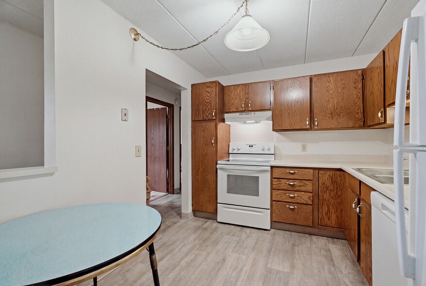 More Photos Of 985 Ivy Ave E, Saint Paul Apartments For Sale