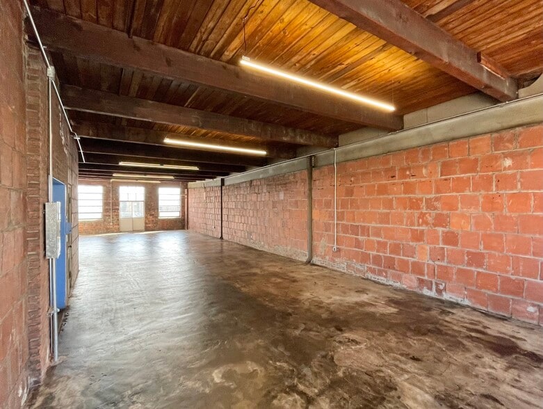 More Photos Of 1500 Clinton St, Buffalo Light Manufacturing For Lease