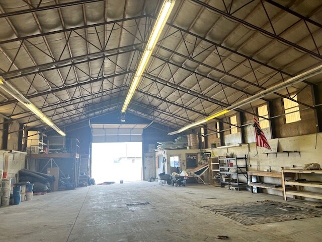 More Photos Of 6626 S Frontage Rd, Billings Flex For Lease