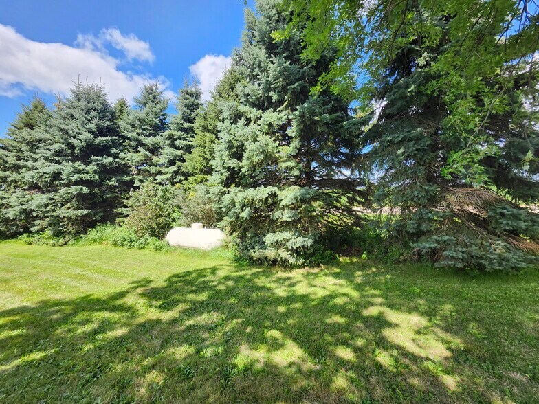 More Photos Of 17069 400th St, Leland Contractor Storage Yard For Sale