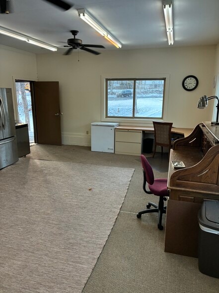 More Photos Of 1011 Hoosick Rd, Troy Storefront Retail Residential For Sale