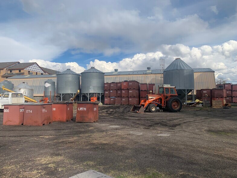 More Photos Of 164 W 1st N, Rexburg Distribution For Lease