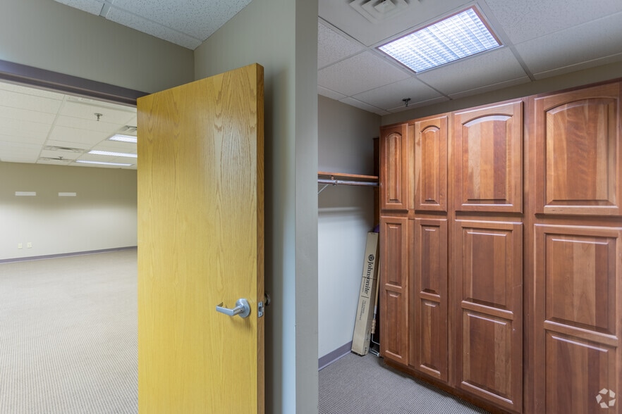 More Photos Of 9600 Colerain Ave, Cincinnati Unknown For Lease