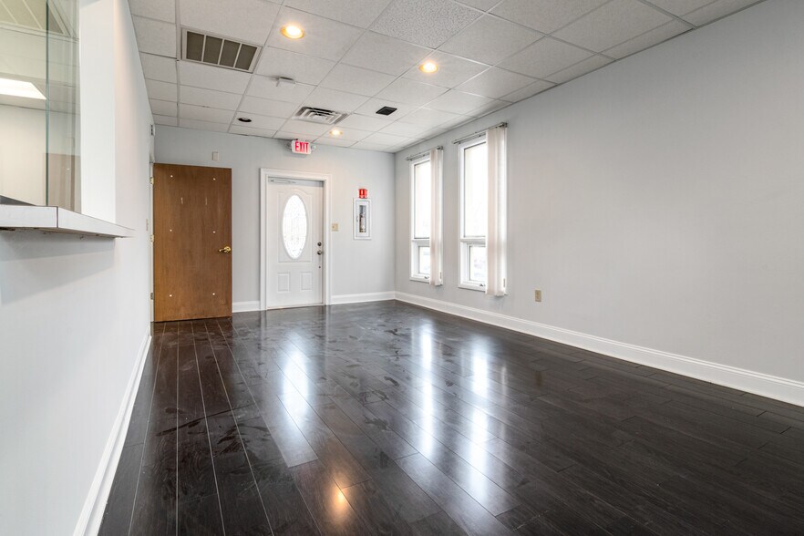 More Photos Of 1152 Executive Cir, Cary Medical For Lease