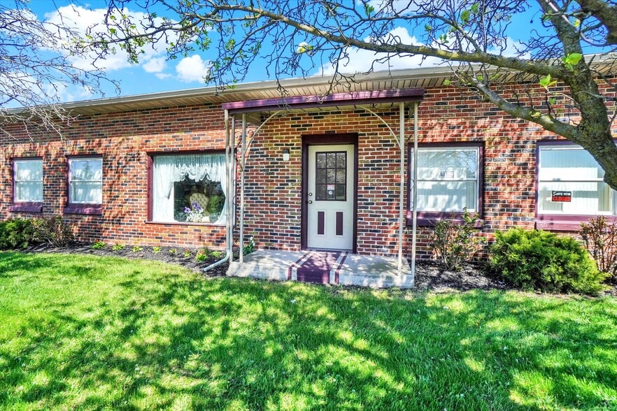 More Photos Of 2553 Roosevelt Ave, York Flex For Sale