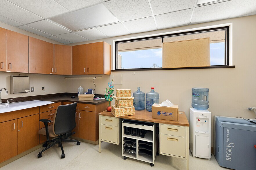 More Photos Of 1794 N Lapeer Rd, Lapeer Medical For Sale