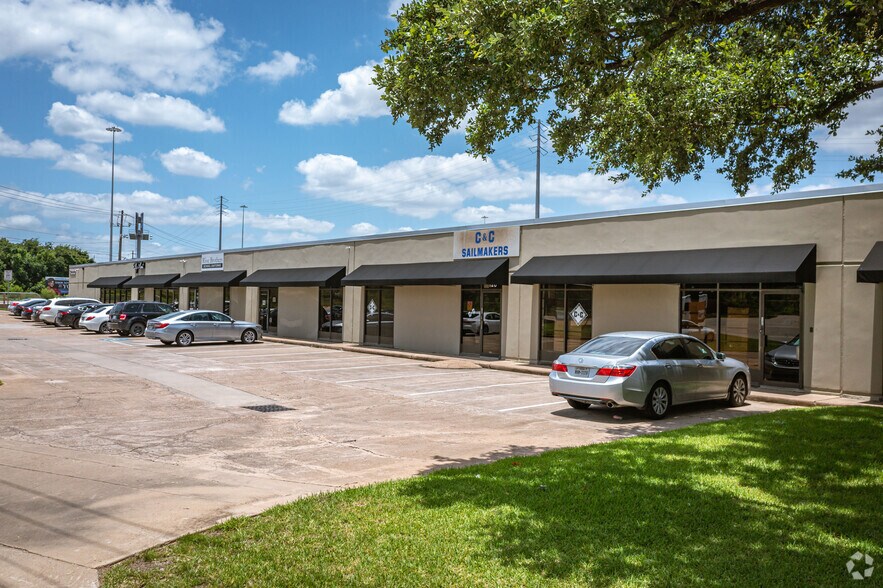 More Photos Of 9000 Hempstead Rd, Houston Unknown For Lease