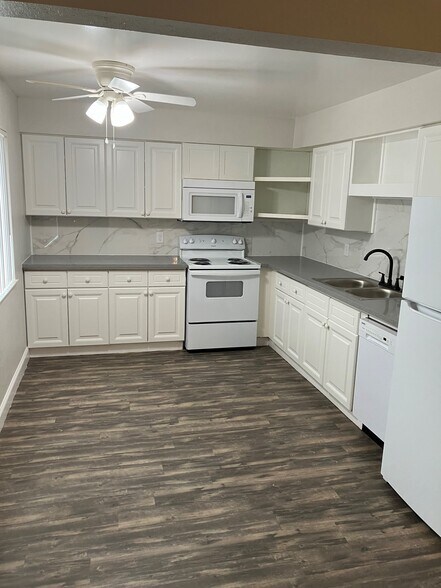 More Photos Of 2255-2297 E Shaw Ave, Fresno Apartments For Sale