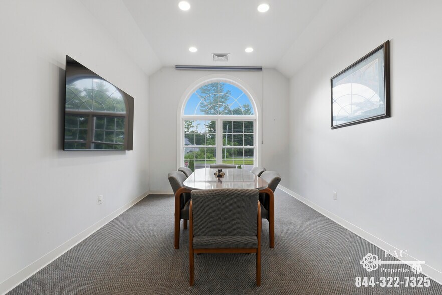 More Photos Of 238 Monroe Tpke, Monroe Medical For Lease