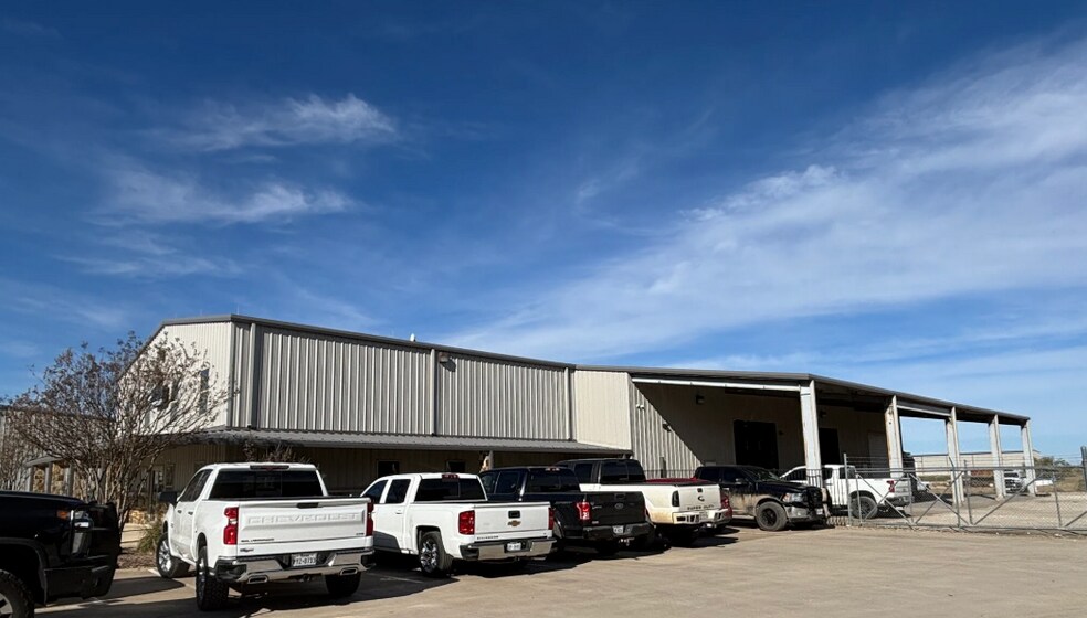 More Photos Of 7420 FM 2449, Ponder Unknown For Lease