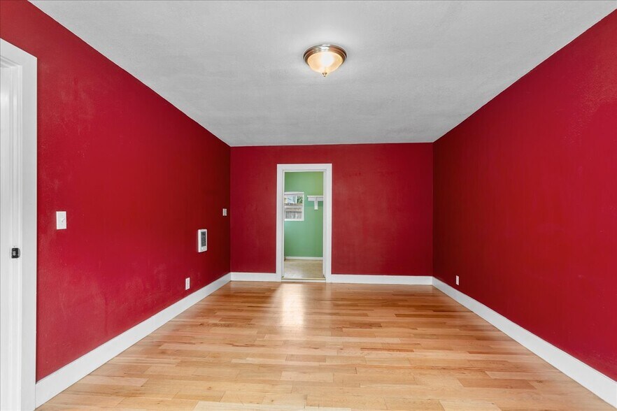 More Photos Of 119 Wesley (605 Miller) St, Silverton Apartments For Sale