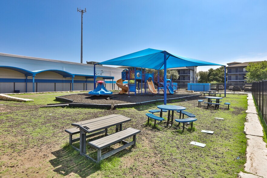More Photos Of 4343 W Commerce St, San Antonio Schools For Sale