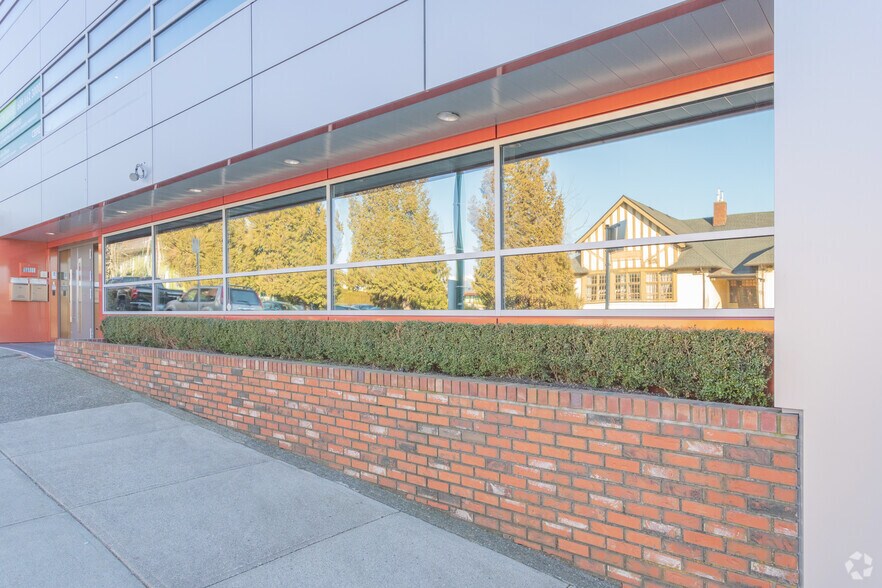 More Photos Of 112 6th Av E, Vancouver Unknown For Lease