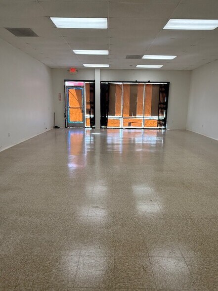 More Photos Of 730-740 N Long Beach Blvd, Long Beach Storefront For Sale