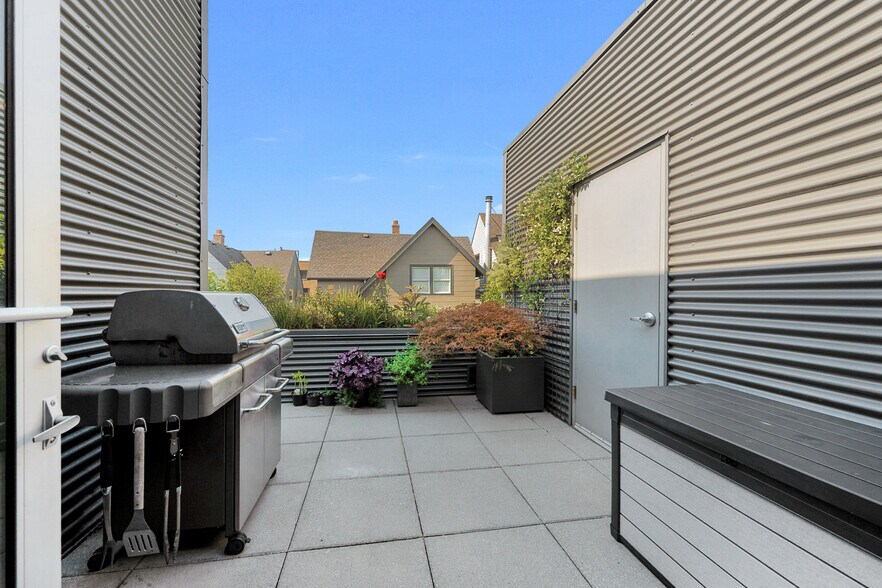 More Photos Of 160 Roy St, Seattle Office Residential For Sale
