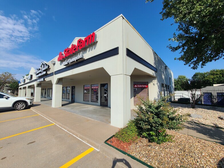 More Photos Of 11001-11013 S Memorial Dr, Tulsa Unknown For Lease
