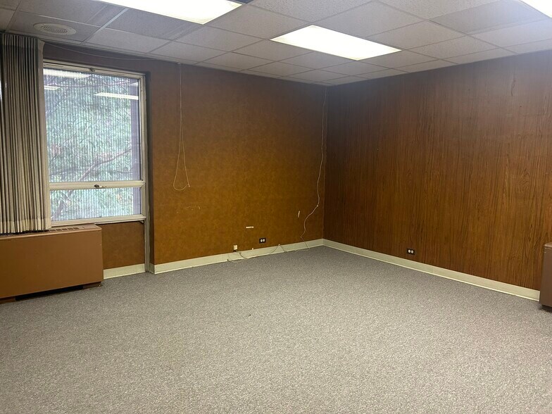 More Photos Of 1915-1919 E Colfax Ave, Denver Office For Sale