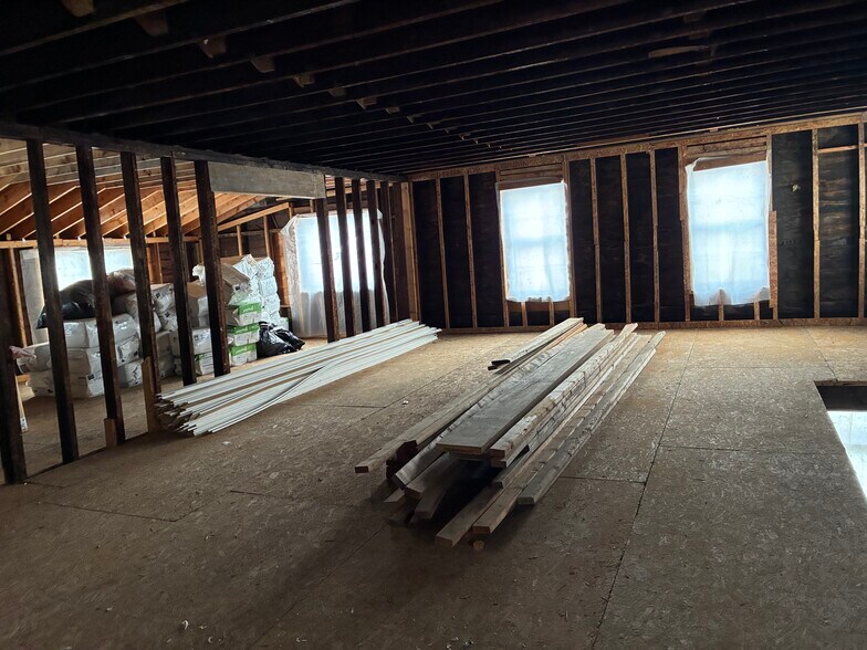 More Photos Of 959 N Main St, Grafton General Retail For Sale