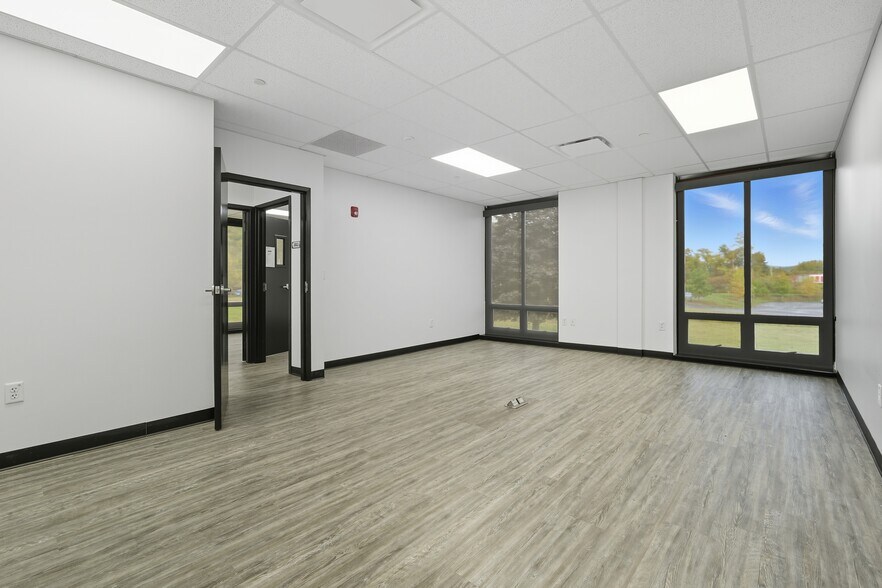 More Photos Of 1466 Curran Hwy, North Adams Manufacturing For Lease