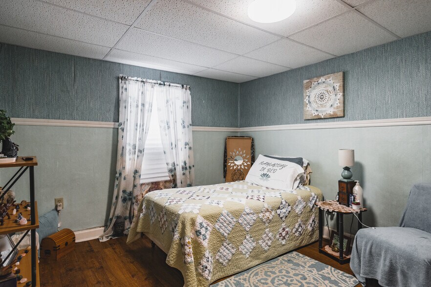 More Photos Of 2006 Camden Ave, Parkersburg Storefront Retail Residential For Sale