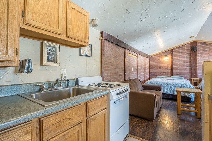 More Photos Of 21221 Baron Lake Dr, Cedaredge Hotel For Sale