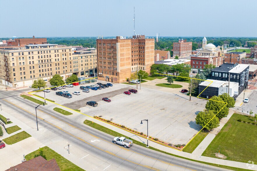 More Photos Of 1003 Central Ave, Fort Dodge Office For Sale