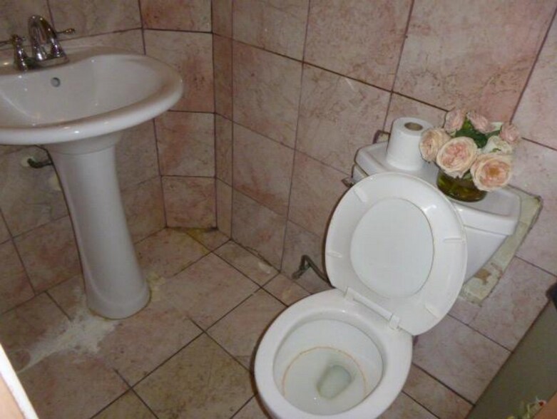 More Photos Of 8-07-8-09 38th Ave, Long Island City Warehouse For Sale