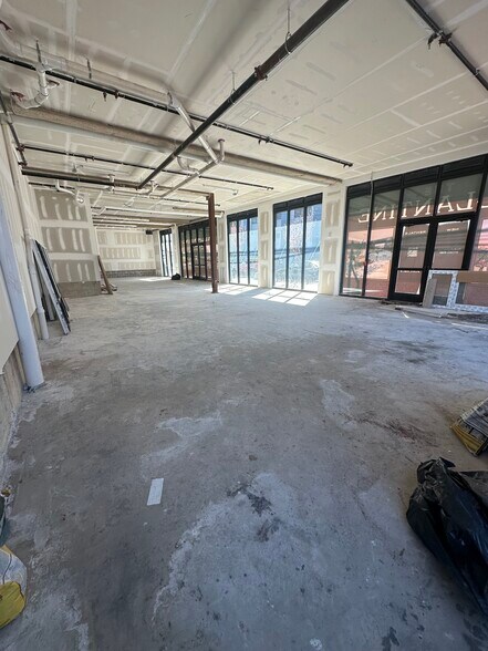 More Photos Of 436 Ferry St, Newark Storefront Retail Office For Lease