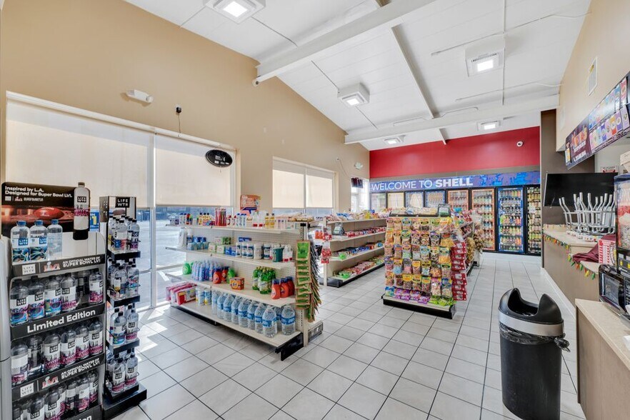 More Photos Of 1541 S Central Ave, Los Angeles General Retail For Sale