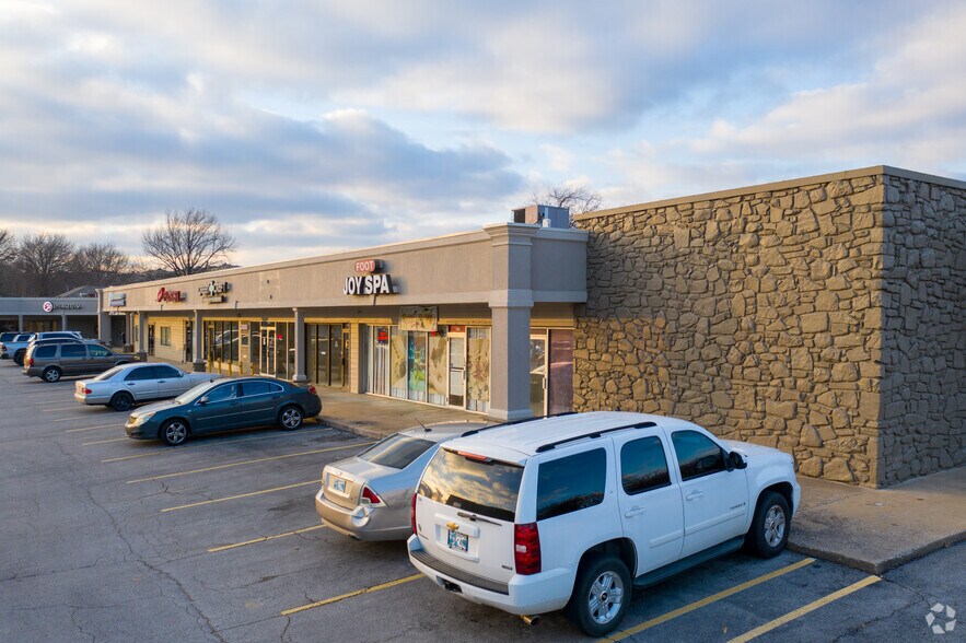 More Photos Of 6915-6971 E 71st St, Tulsa General Retail For Lease