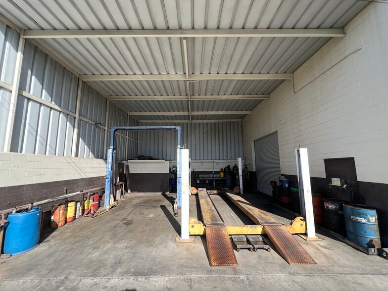 More Photos Of 729 D St, Ramona Auto Repair For Sale