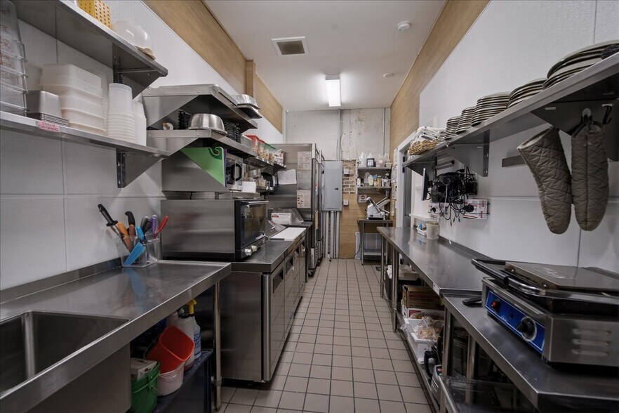 More Photos Of 114 S Broad St, Monroe General Retail For Sale