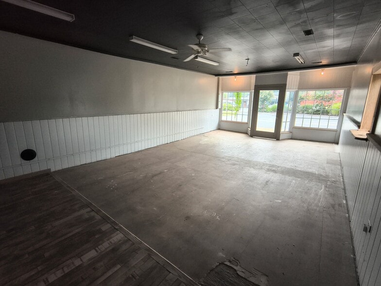 More Photos Of 202 E. North Main Street, Littleton General Retail For Sale