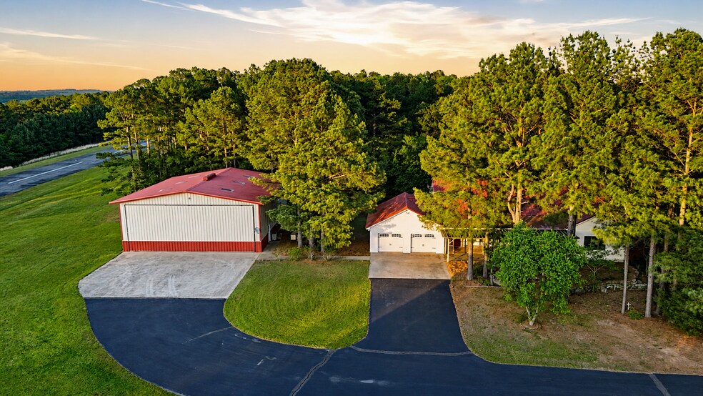 More Photos Of 267 Stinson Dr, Clinton Specialty For Sale