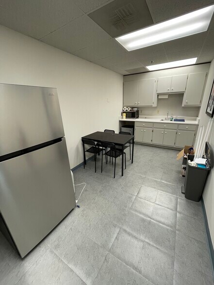 More Photos Of 200 N Main St, Greenville Office Residential For Lease