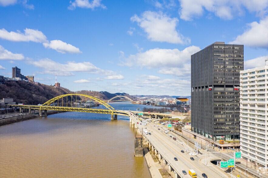 More Photos Of 11 Stanwix St, Pittsburgh Office For Lease